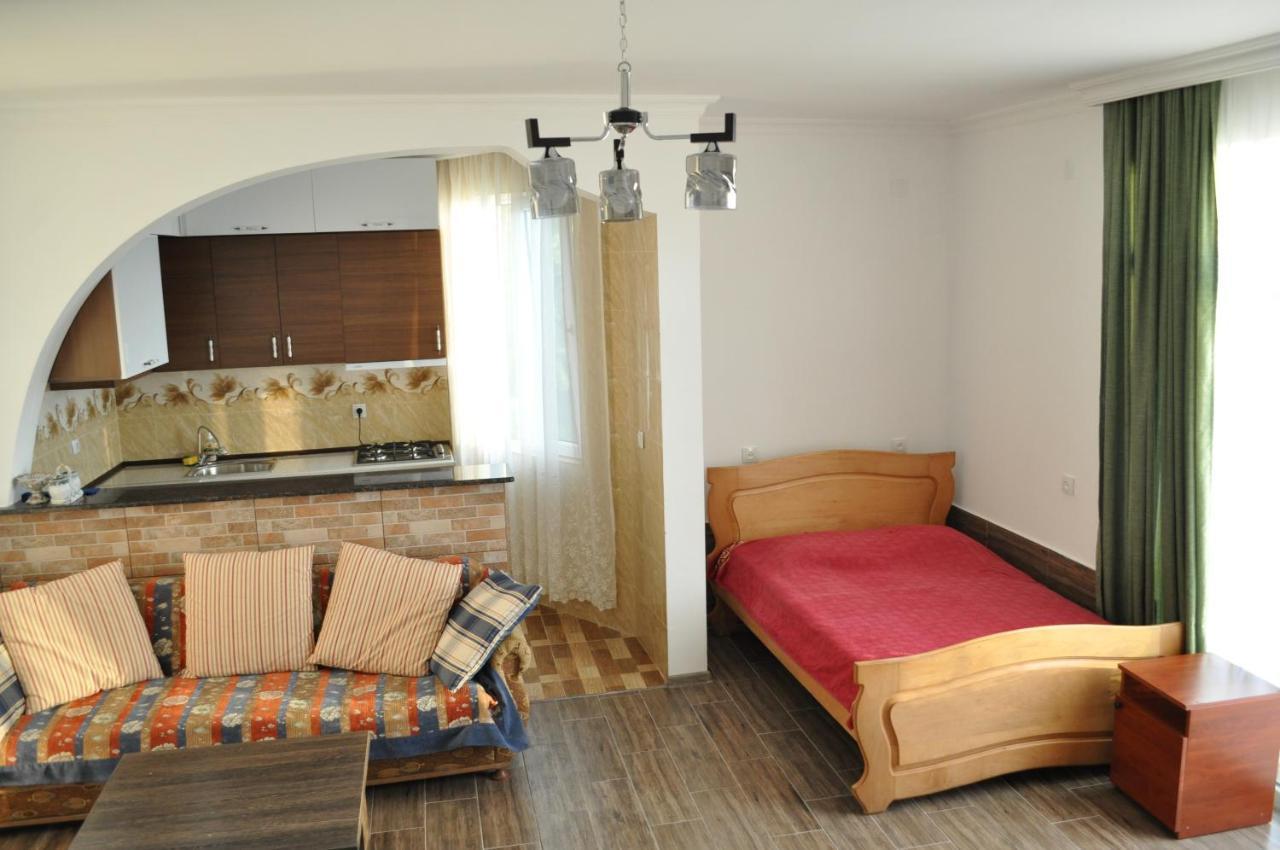 Akhmed Guest House Kvariati Buitenkant foto